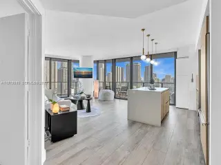 Propiedad en alquiler con 2 habitaciones y 2 baños en Miami