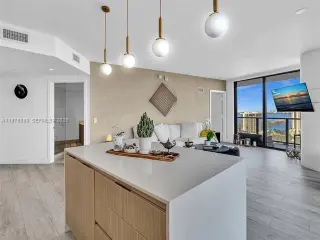 Propiedad en alquiler con 2 habitaciones y 2 baños en Miami