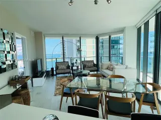 Propiedad en alquiler con 3 habitaciones y 2 baños en Miami