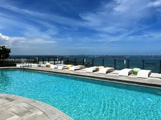 Propiedad en alquiler con 3 habitaciones y 2 baños en Miami