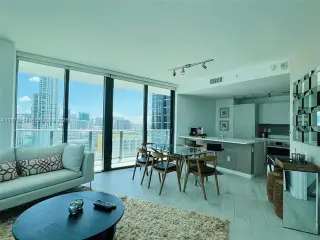 Propiedad en alquiler con 3 habitaciones y 2 baños en Miami