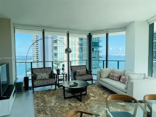 Propiedad en alquiler con 3 habitaciones y 2 baños en Miami