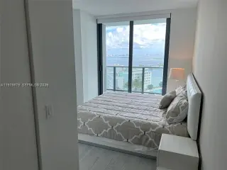 Propiedad en alquiler con 3 habitaciones y 2 baños en Miami