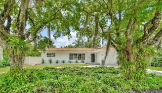 Propiedad en alquiler con 3 habitaciones y 2 baños en Miami Shores