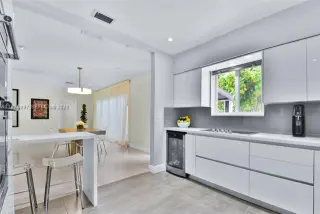 Propiedad en alquiler con 3 habitaciones y 2 baños en Miami Shores