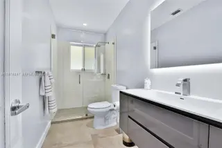Propiedad en alquiler con 3 habitaciones y 2 baños en Miami Shores