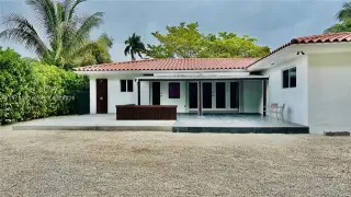 Propiedad en alquiler con 3 habitaciones y 2 baños en Miami Shores