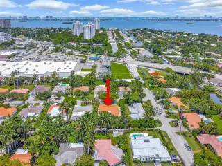 Propiedad en alquiler con 3 habitaciones y 2 baños en Miami Shores