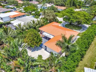 Propiedad en alquiler con 3 habitaciones y 2 baños en Miami Shores