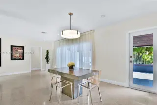 Propiedad en alquiler con 3 habitaciones y 2 baños en Miami Shores