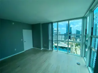 Propiedad en alquiler con 2 habitaciones y 2.5 baños en Miami