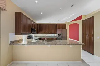 Propiedad en alquiler con 3 habitaciones y 3 baños en Lake Worth