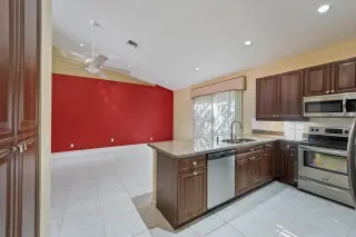 Propiedad en alquiler con 3 habitaciones y 3 baños en Lake Worth