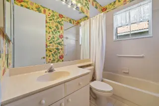 Propiedad en alquiler con 3 habitaciones y 3 baños en Lake Worth