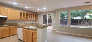 Propiedad en alquiler con 5 habitaciones y 4 baños en Brentwood