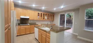 Propiedad en alquiler con 5 habitaciones y 4 baños en Brentwood