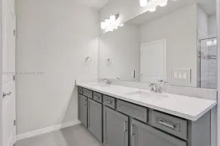 Propiedad en alquiler con 3 habitaciones y 2.5 baños en Oakland Park