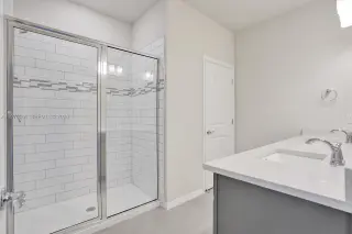 Propiedad en alquiler con 3 habitaciones y 2.5 baños en Oakland Park