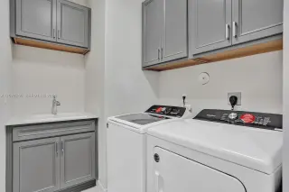 Propiedad en alquiler con 3 habitaciones y 2.5 baños en Oakland Park