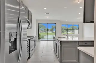 Propiedad en alquiler con 3 habitaciones y 2.5 baños en Oakland Park