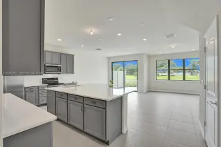Propiedad en alquiler con 3 habitaciones y 2.5 baños en Oakland Park