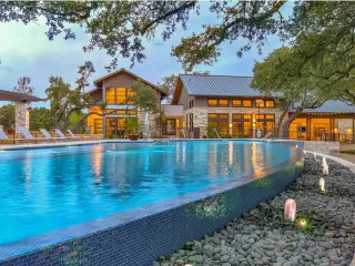 Propiedad en alquiler con 3 habitaciones y 2 baños en Austin