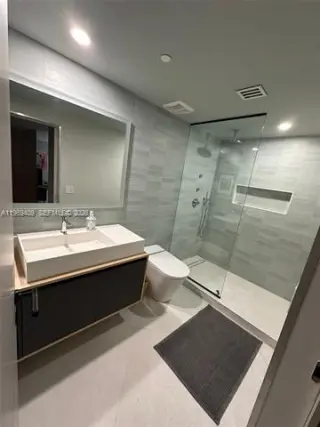 Propiedad en alquiler con 2 habitaciones y 2 baños en Miami