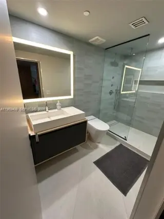 Propiedad en alquiler con 2 habitaciones y 2 baños en Miami