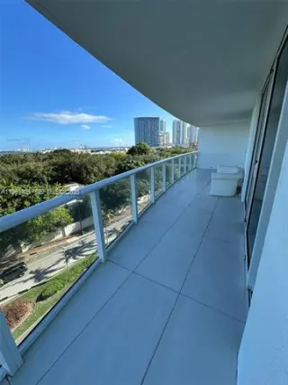 Propiedad en alquiler con 2 habitaciones y 2 baños en Miami