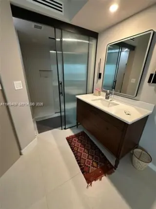 Propiedad en alquiler con 2 habitaciones y 2 baños en Miami