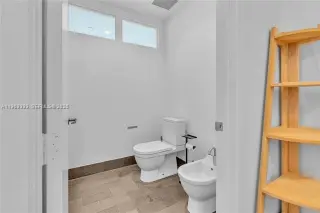 Propiedad en alquiler con 2 habitaciones y 2 baños en Miami