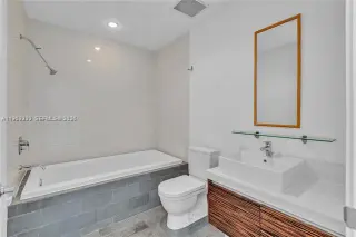 Propiedad en alquiler con 2 habitaciones y 2 baños en Miami