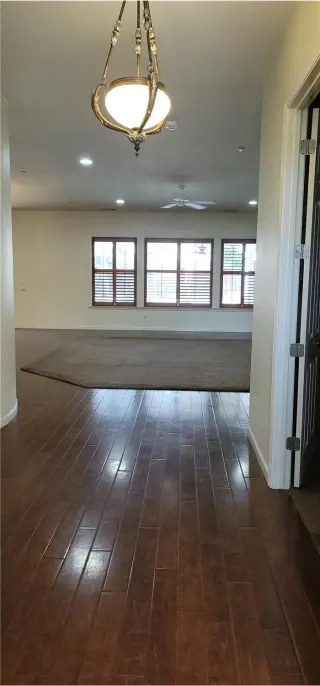 Propiedad en alquiler con 4 habitaciones y 3 baños en Brentwood