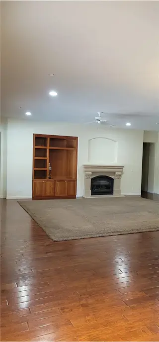 Propiedad en alquiler con 4 habitaciones y 3 baños en Brentwood