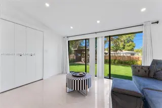 Propiedad en alquiler con 3 habitaciones y 2 baños en Miami