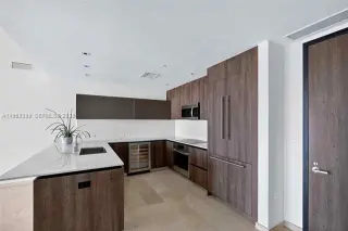 Propiedad en alquiler con 2 habitaciones y 2.5 baños en Miami