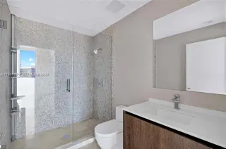 Propiedad en alquiler con 2 habitaciones y 2.5 baños en Miami
