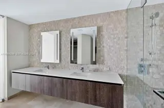 Propiedad en alquiler con 2 habitaciones y 2.5 baños en Miami