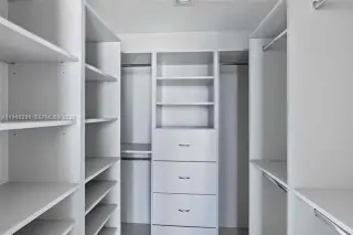 Propiedad en alquiler con 2 habitaciones y 2.5 baños en Miami