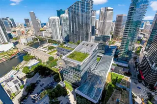 Propiedad en alquiler con 2 habitaciones y 2.5 baños en Miami