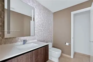 Propiedad en alquiler con 2 habitaciones y 2.5 baños en Miami