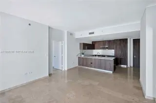 Propiedad en alquiler con 2 habitaciones y 2.5 baños en Miami