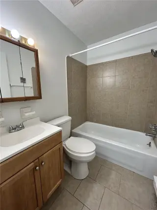 Propiedad en alquiler con 2 habitaciones y 1 baño en Cádiz