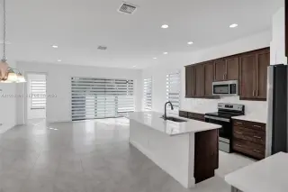 Propiedad en alquiler con 3 habitaciones y 2.5 baños en Coral Springs