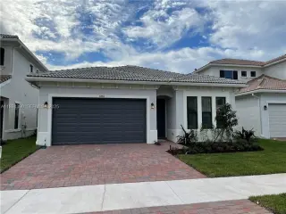 Propiedad en alquiler con 3 habitaciones y 2.5 baños en Coral Springs