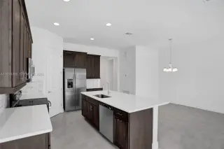 Propiedad en alquiler con 3 habitaciones y 2.5 baños en Coral Springs