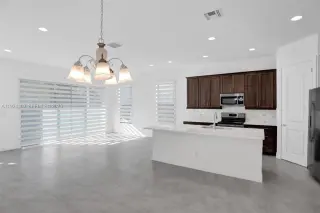 Propiedad en alquiler con 3 habitaciones y 2.5 baños en Coral Springs