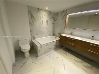Propiedad en alquiler con 1 dormitorio y 2 baños en Bay Harbor Islands