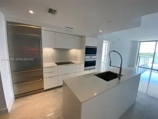 Propiedad en alquiler con 1 dormitorio y 2 baños en Bay Harbor Islands