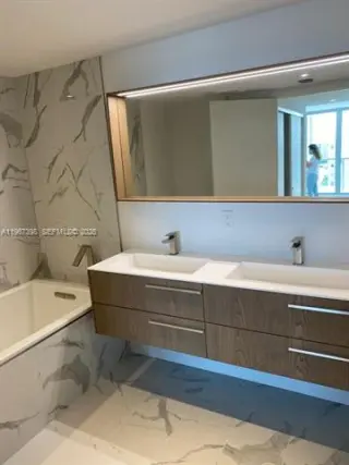 Propiedad en alquiler con 1 dormitorio y 2 baños en Bay Harbor Islands